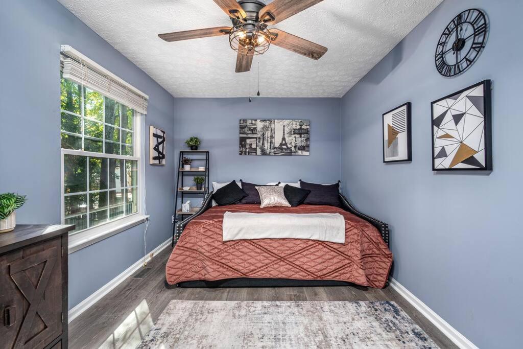 Cozy End Unit Townhouse 1 Mile From Downtown * Cary