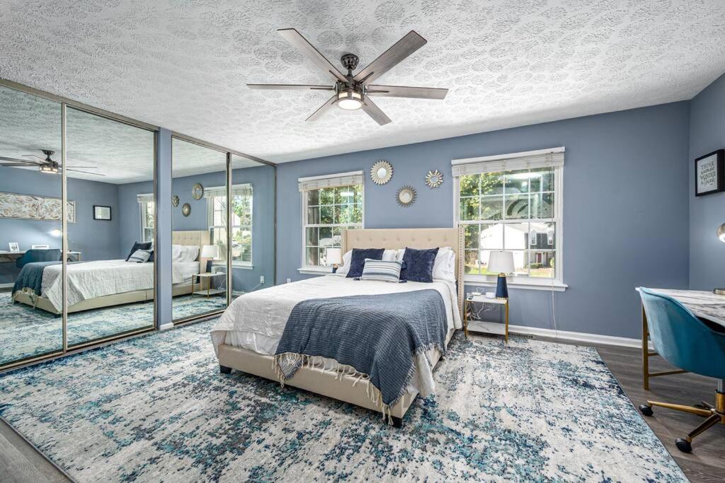 Cozy End Unit Townhouse 1 Mile From Downtown Casa de Férias