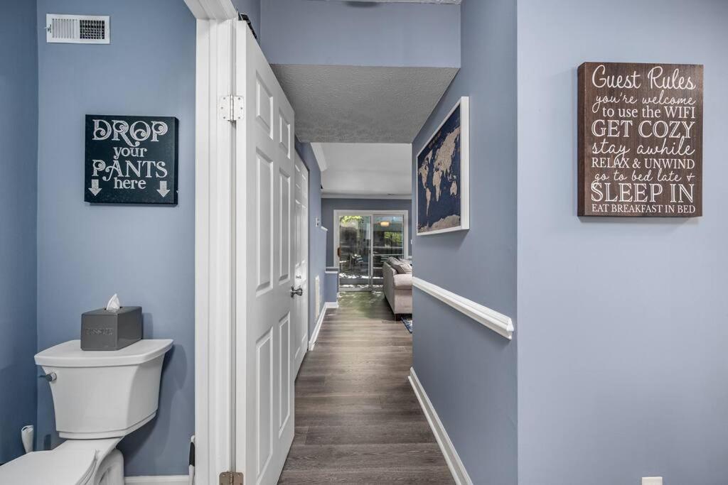 Cozy End Unit Townhouse 1 Mile From Downtown *