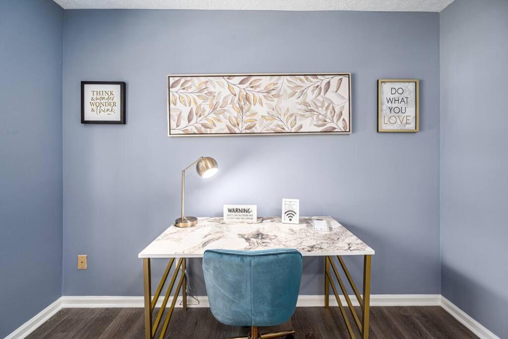 Cozy End Unit Townhouse 1 Mile From Downtown * Cary